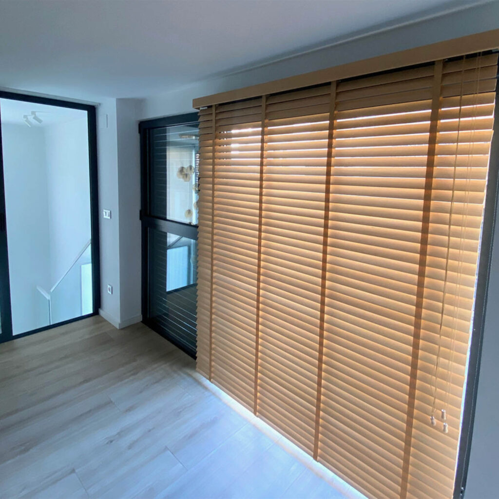 Servicios de instalaciones y reparaciones expertos en persiana Persianas Mestre Madrid venecianas
